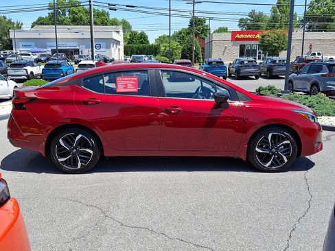 Certified 2025 Nissan Versa SR w/ Trunk Package FWD image 9