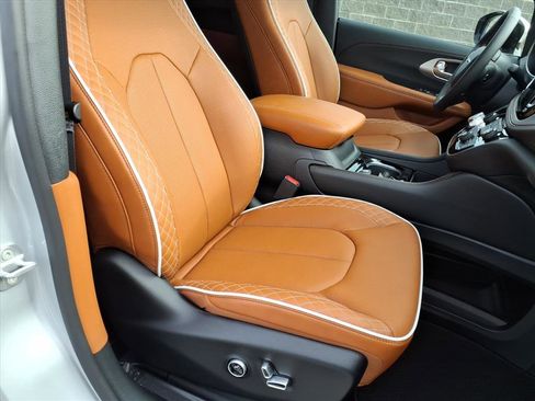 New 2026 Chrysler Pacifica Pinnacle w/ Trailer Tow Group image 7