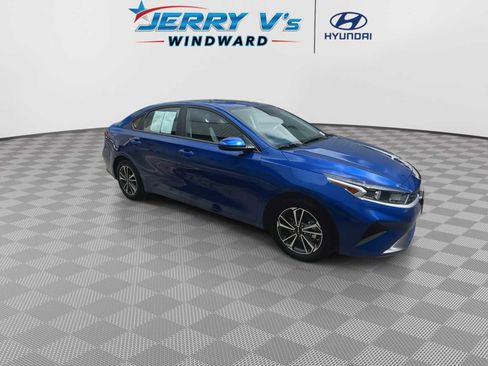 Used 2023 Kia Forte LXS image 2