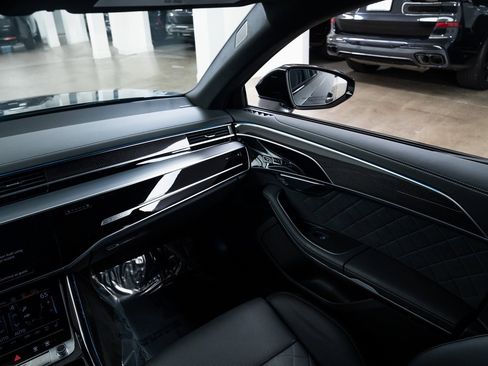 Used 2025 Audi S8 image 10
