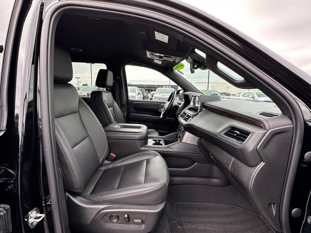 Used 2023 Chevrolet Tahoe LT w/ Luxury Package AWD/4WD image 12