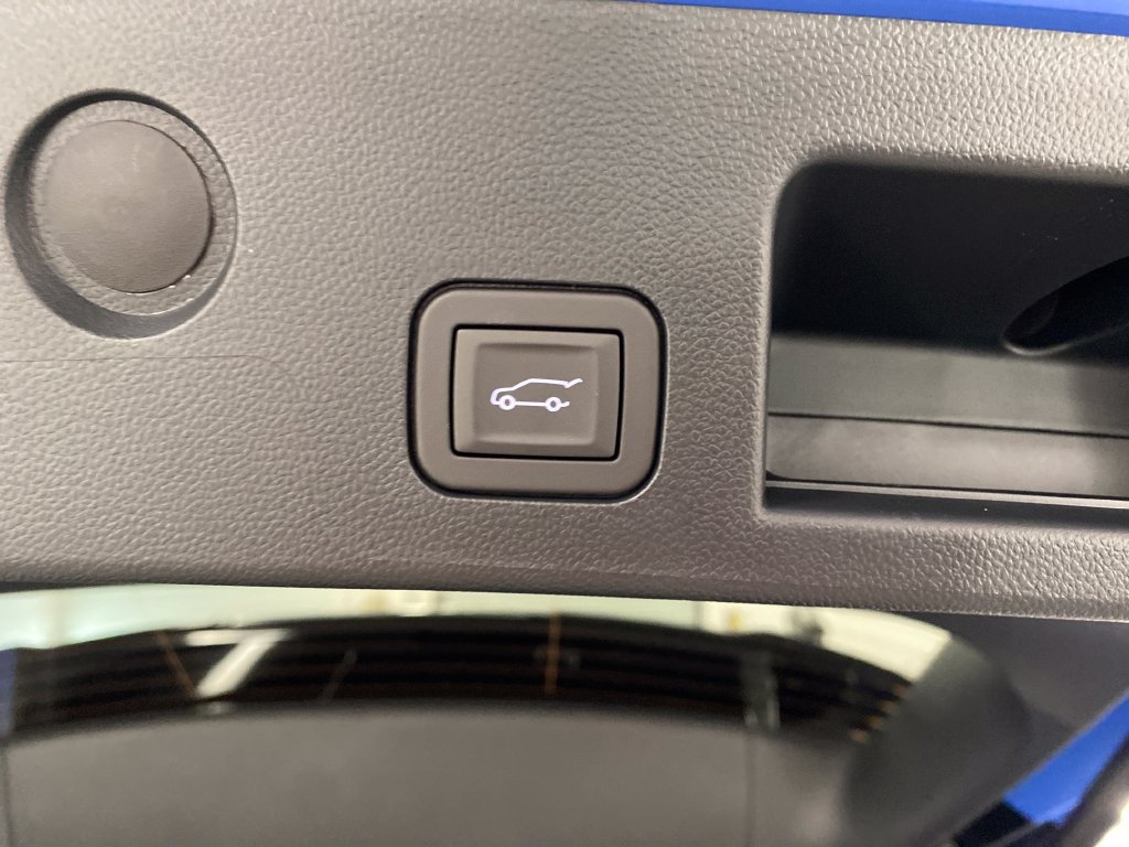 New 2027 GMC Terrain Elevation w/ Elevation Premium Package FWD image 9