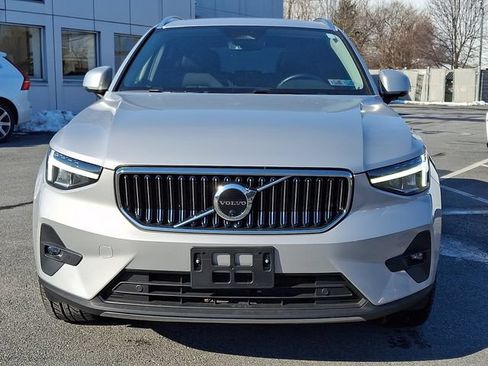 Used 2023 Volvo XC40 B5 Plus w/ Driver Assist Package AWD/4WD image 2
