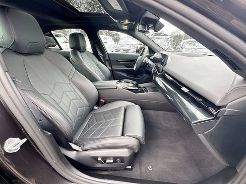 Used 2025 BMW 530i xDrive AWD/4WD image 31