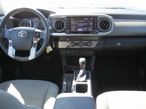 Used 2020 Toyota Tacoma SR5 image 8