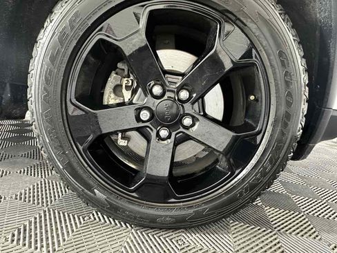 Used 2021 Jeep Grand Cherokee Freedom Edition image 38