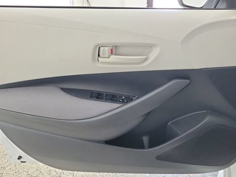 Used 2025 Toyota Corolla LE FWD image 21