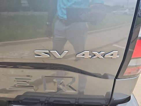 Used 2022 Nissan Frontier SV AWD/4WD image 6