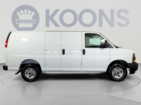 New 2026 GMC Savana 2500 w/ Driver Convenience Package RWD image 8
