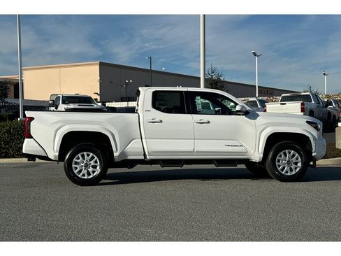 New 2026 Toyota Tacoma SR5 AWD/4WD image 3