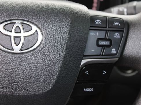 Used 2025 Toyota Camry LE image 21