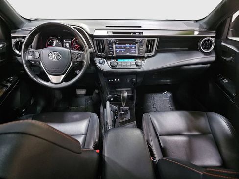 Certified 2018 Toyota RAV4 SE image 19