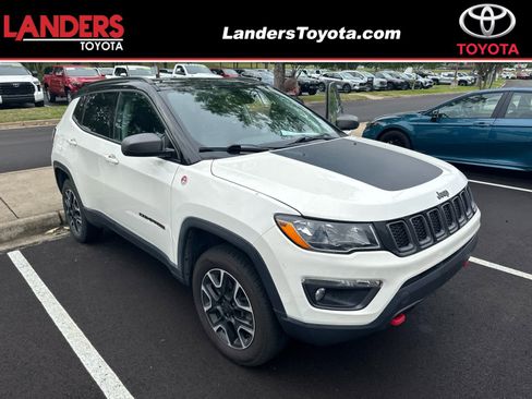 Used 2019 Jeep Compass Trailhawk w/ Leather Interior Group AWD/4WD image 1