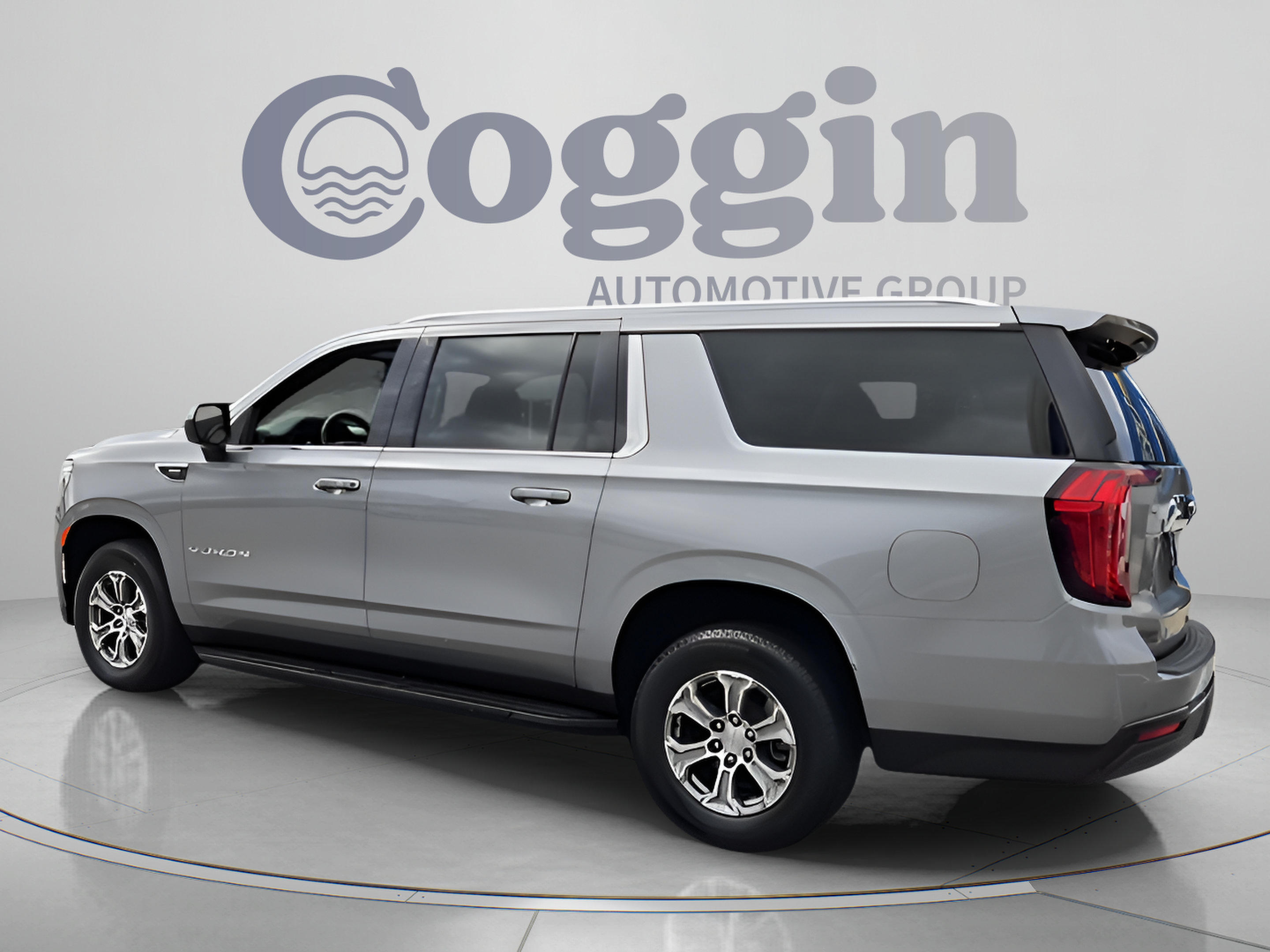 Used 2023 GMC Yukon XL SLE w/ Max Trailering Package AWD/4WD image 3
