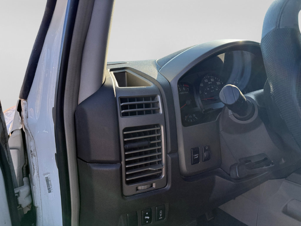 Used 2004 Nissan Titan LE w/ (NAV) Nissan Navigation Pkg AWD/4WD image 12