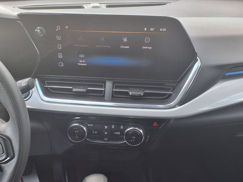 Used 2025 Chevrolet Trax LT FWD image 30