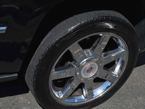 Used 2011 Cadillac Escalade Premium AWD/4WD image 36
