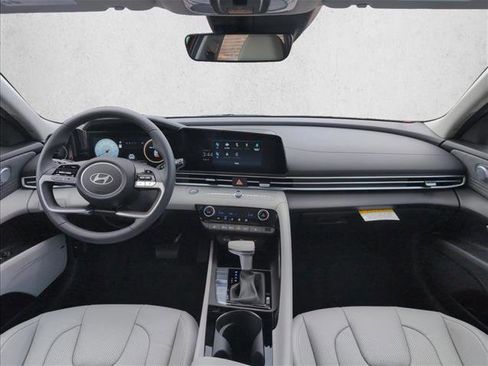 New 2026 Hyundai Elantra Limited image 18