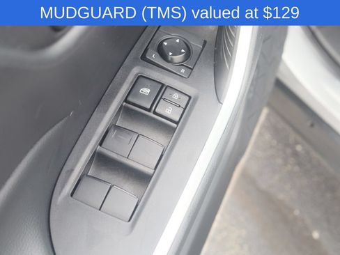 Used 2023 Toyota RAV4 LE AWD/4WD image 6