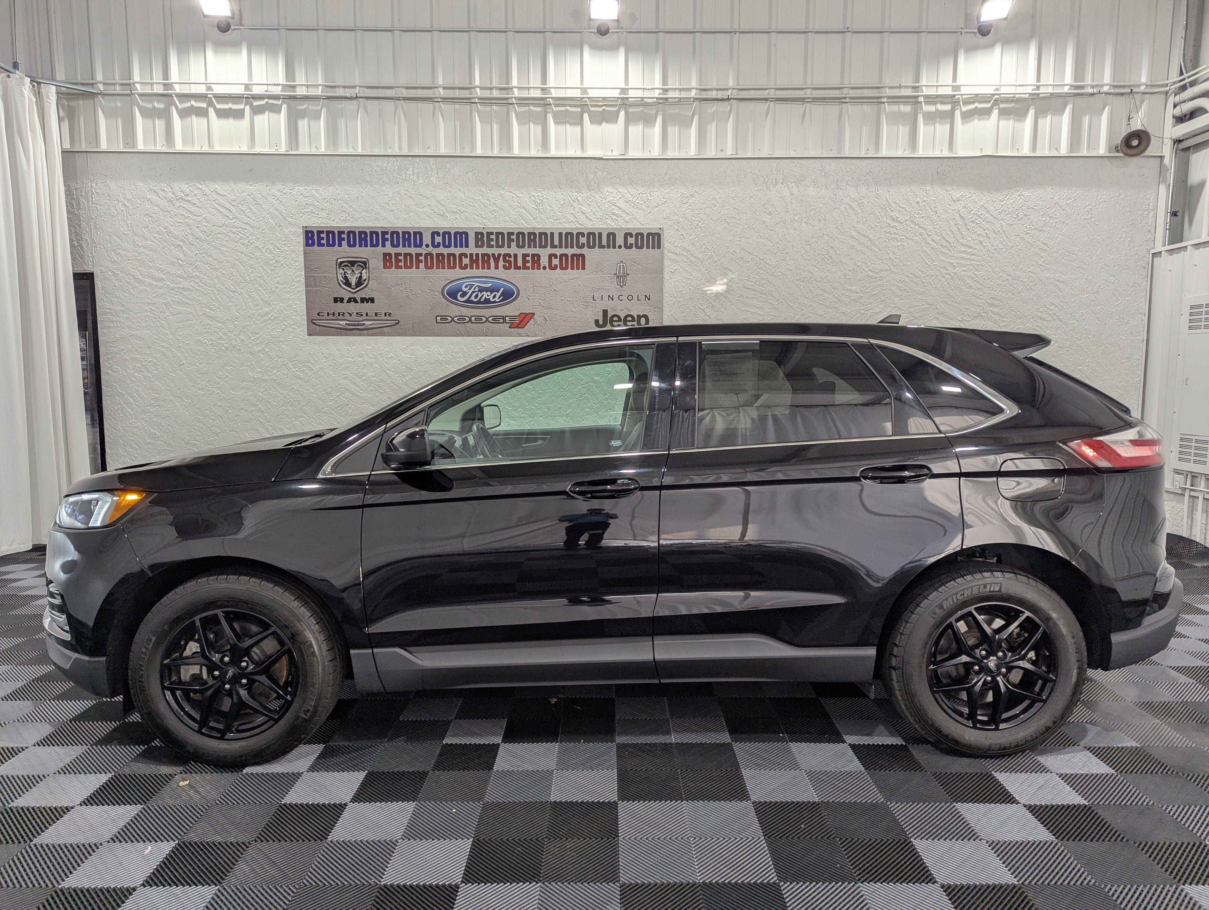Used 2024 Ford Edge SEL w/ Convenience Package AWD/4WD image 1