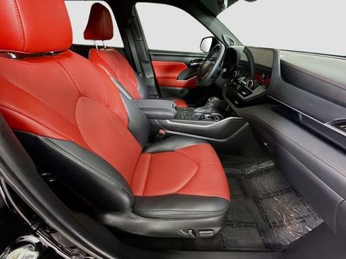 Certified 2025 Toyota RAV4 XLE w/ Weather Package image 29