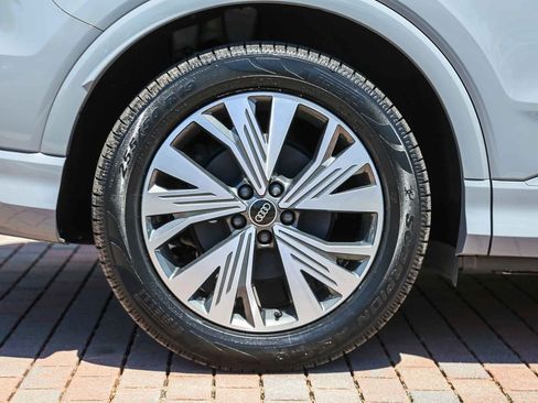 Used 2024 Audi Q4 e-tron Premium w/ Convenience Package RWD image 9