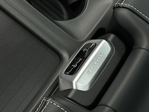 New 2025 Ford Expedition Platinum w/ Stealth Performance Package image 36