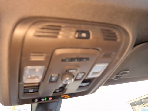 Used 2021 GMC Yukon Denali w/ Denali Ultimate Package image 35