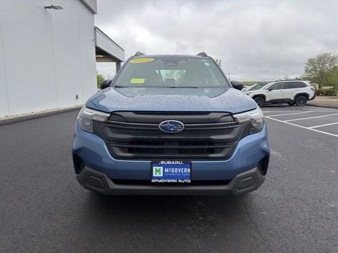 Used 2025 Subaru Forester AWD/4WD image 2