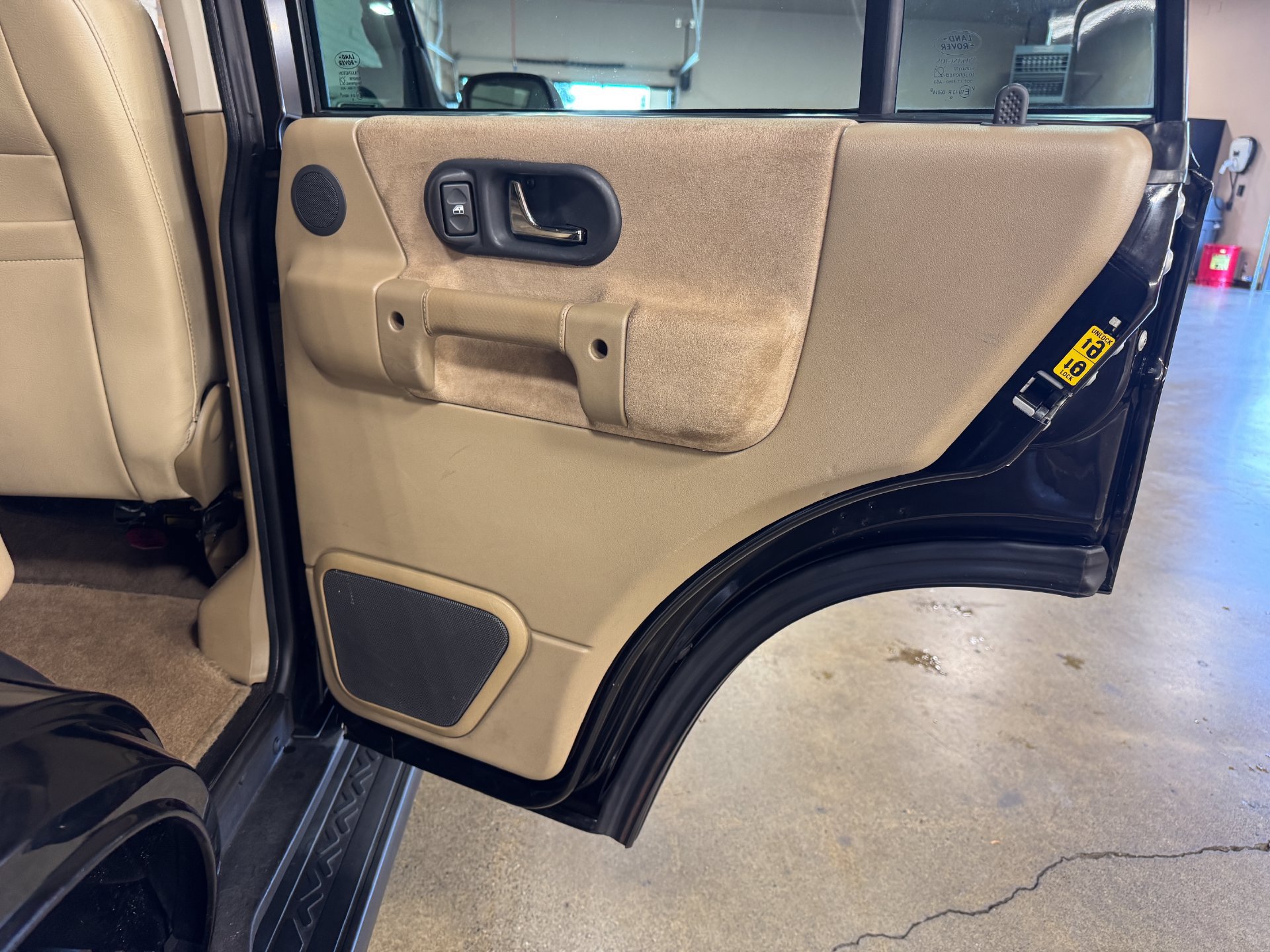 Used 2000 Land Rover Discovery AWD/4WD image 56