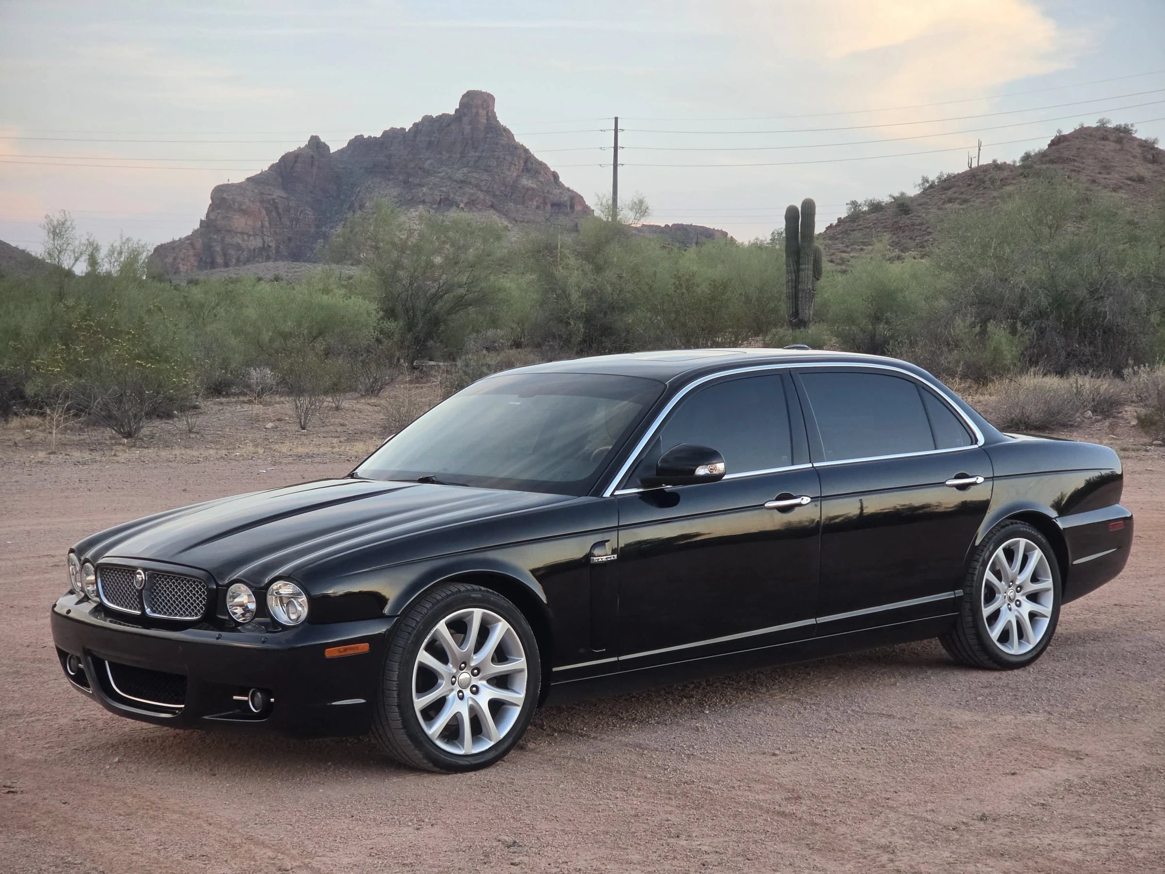 Used 2009 Jaguar XJ8 RWD image 17