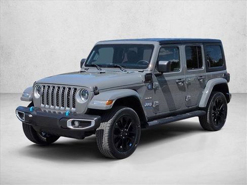 Used 2023 Jeep Wrangler Unlimited Sahara AWD/4WD image 4