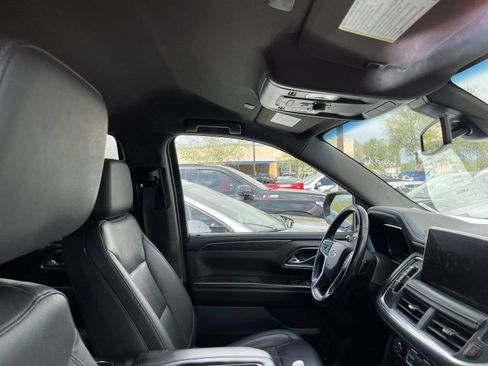 Used 2022 Chevrolet Tahoe Z71 w/ Z71 Off-Road Package AWD/4WD image 6