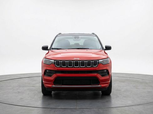 Used 2025 Jeep Compass Limited image 2