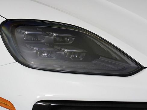 Certified 2025 Porsche Cayenne E-Hybrid Coupe AWD/4WD image 28