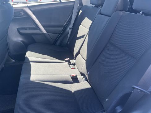 Used 2016 Toyota RAV4 LE image 9