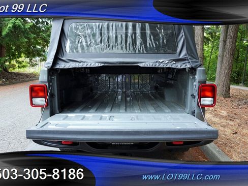 Used 2022 Jeep Gladiator Rubicon w/ Cold Weather Group AWD/4WD image 33