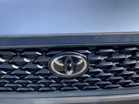 Used 2025 Toyota Corolla Cross L AWD/4WD image 25
