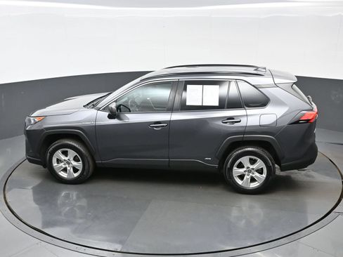 Used 2021 Toyota RAV4 LE AWD/4WD image 35