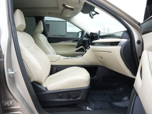 Used 2025 INFINITI QX50 Luxe image 23