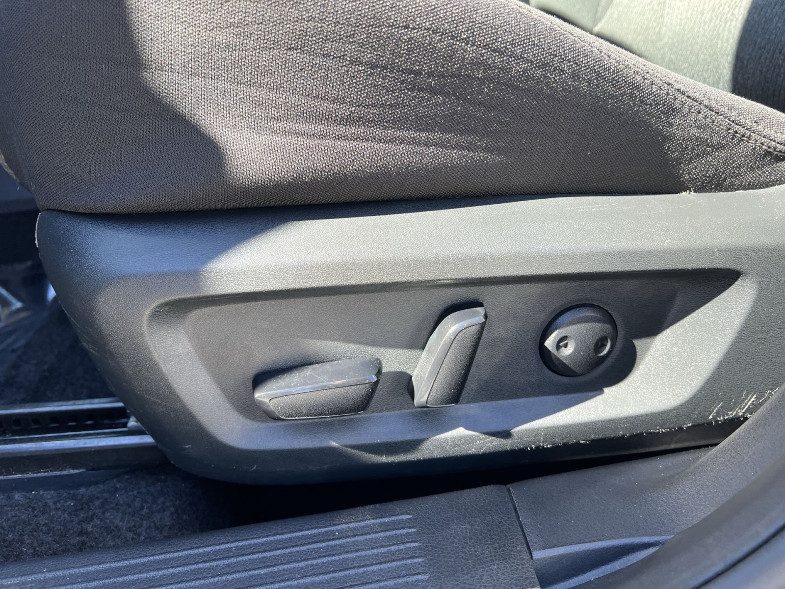 Used 2024 Nissan Rogue SV AWD/4WD image 14