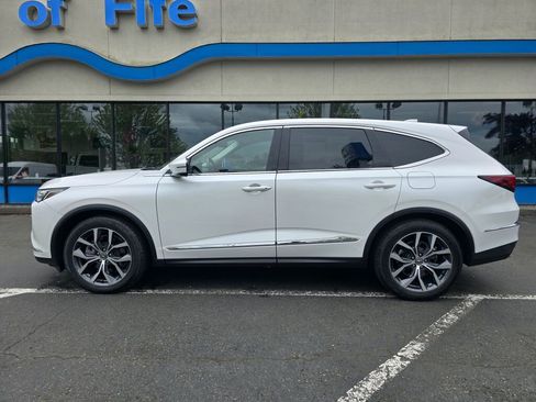 Used 2023 Acura MDX SH-AWD w/ Technology Package image 2