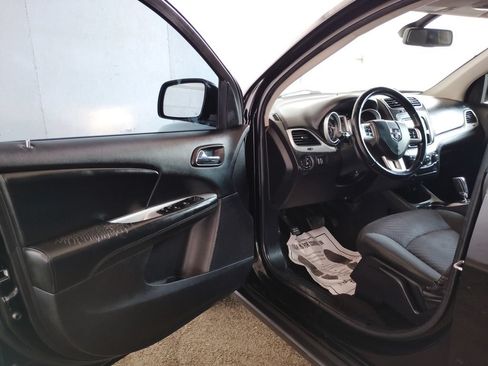 Used 2018 Dodge Journey SXT w/ Connectivity Group FWD image 20