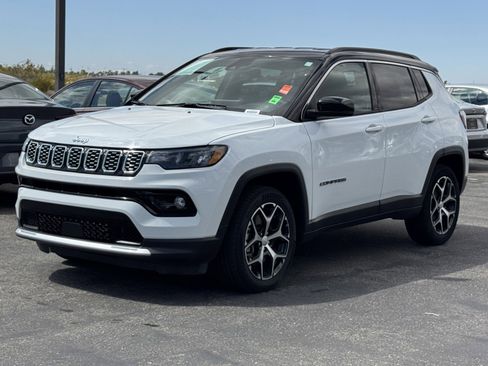 Used 2024 Jeep Compass Limited image 3