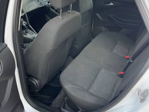 Used 2018 Ford Focus SE FWD image 5