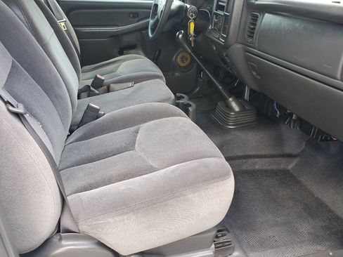 Used 2004 Chevrolet Silverado 1500 W/T RWD image 23
