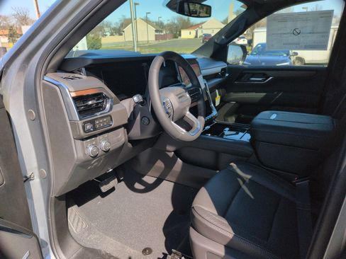 New 2026 GMC Yukon Denali w/ Sun & Power Step Package image 18