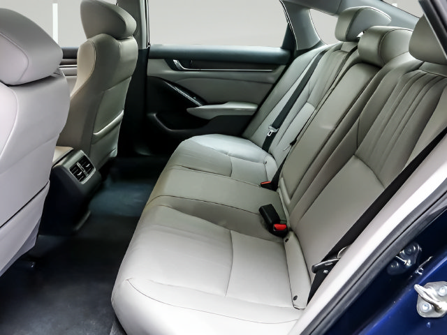 Used 2020 Honda Accord Touring image 11