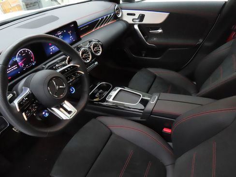 Used 2025 Mercedes-Benz CLA 35 AMG CLA 35 AMG image 21