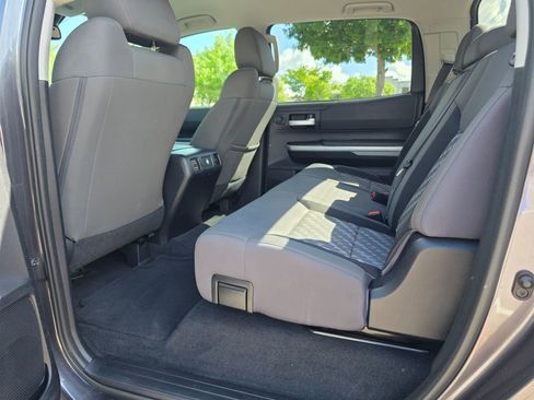 Used 2019 Toyota Tundra SR5 w/ SR5 Upgrade Package AWD/4WD image 32